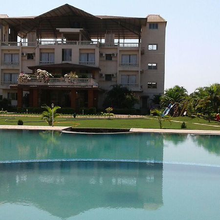 Yog Resort By Splenor Maneri  Bagian luar foto